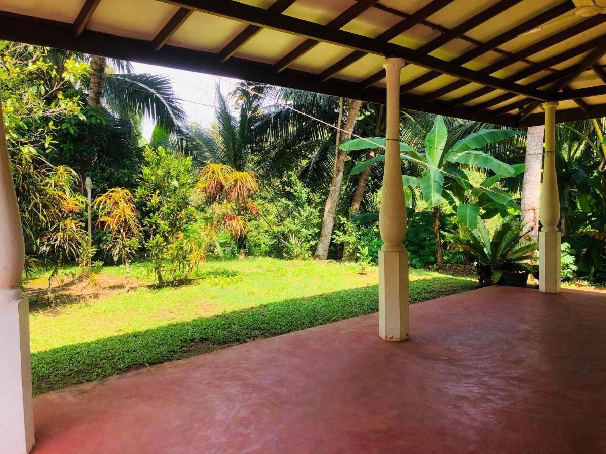 Jungle View Guesthouse Unawatuna Buitenkant foto