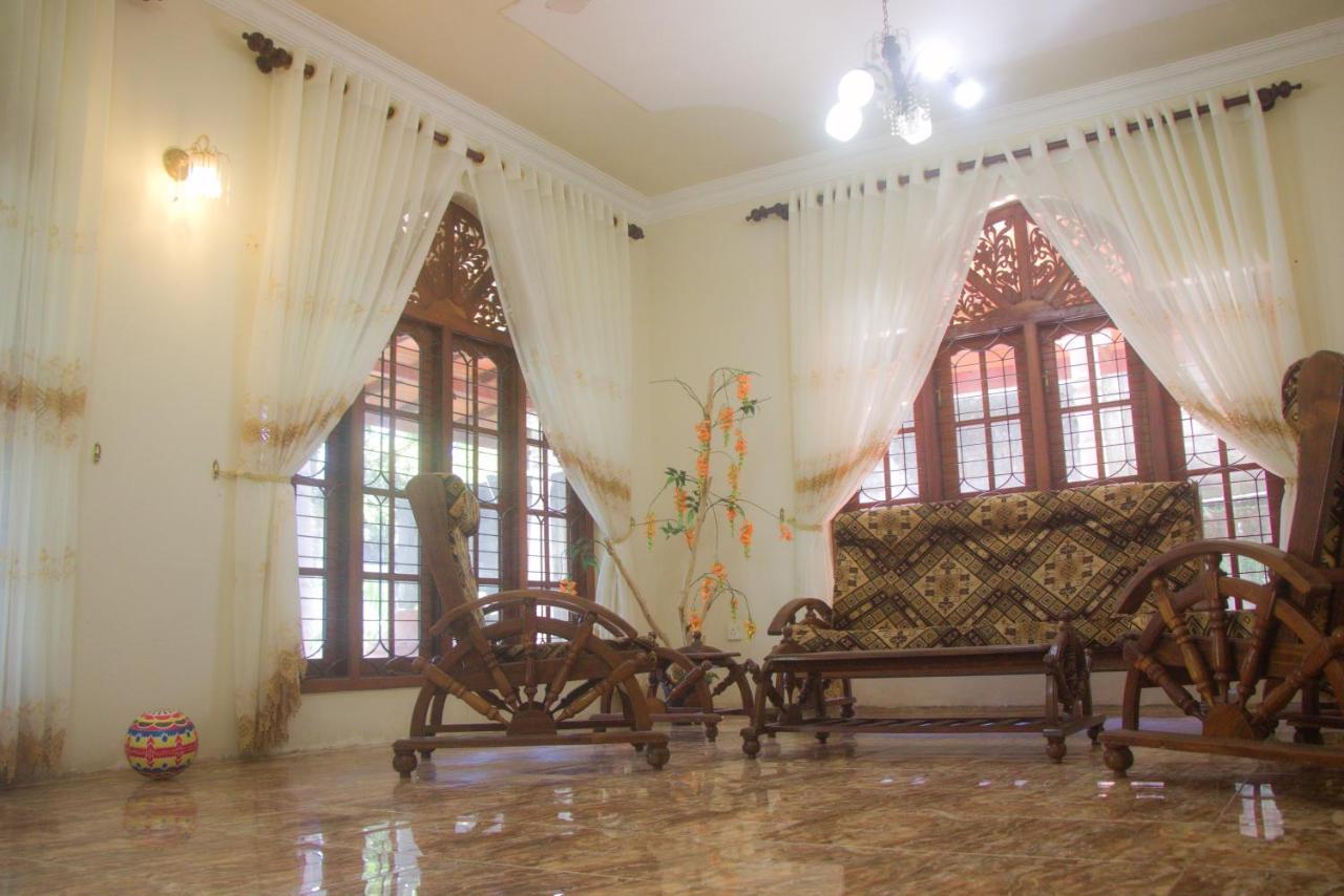 Jungle View Guesthouse Unawatuna Buitenkant foto